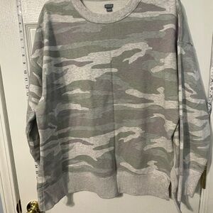 aerie camo sweatshirt in gray and green